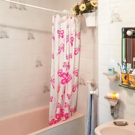 Comfortable House With Sea View In Viveiro, 200 M² بيت للعطل *