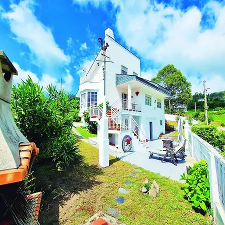 Ferienhaus Comfortable House With Sea View In Viveiro, 200 M² Viveiro
