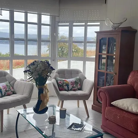 Comfortable House With Sea View In Viveiro, 200 M² Vakantiehuis *